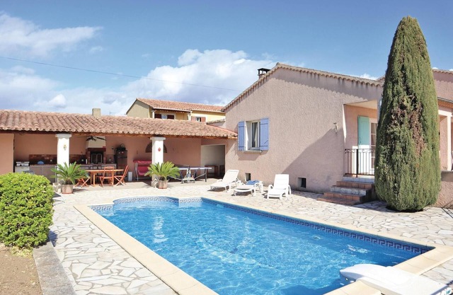 Lovely home in Valreas