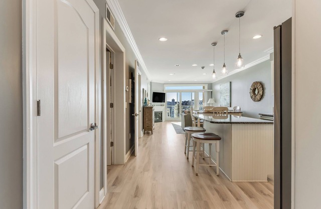 Lovely Two Bedroom Condo with Stunning Bay Views