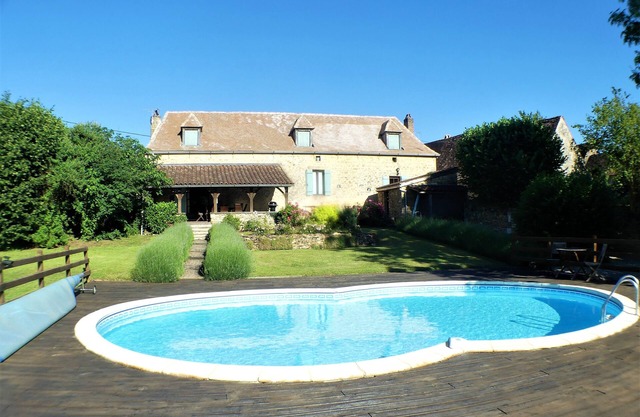 LOVINGLY RESTORED BARN WITH HEATED POOL & LARG GARDEN NEAR BY SARLAT
