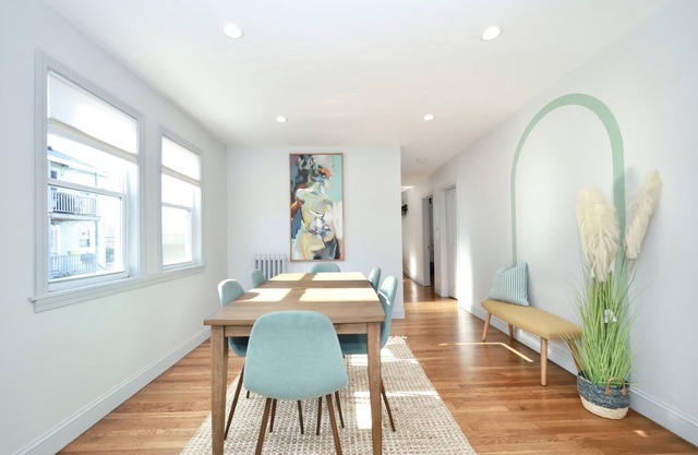 Luke 1 House, Safe, Parking, Stylish, MBTA, Memorable