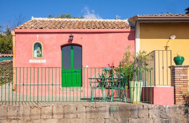 Lunarosa, scenic country cottage in Montargano.