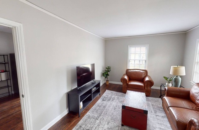 Lux Condo in Midtown