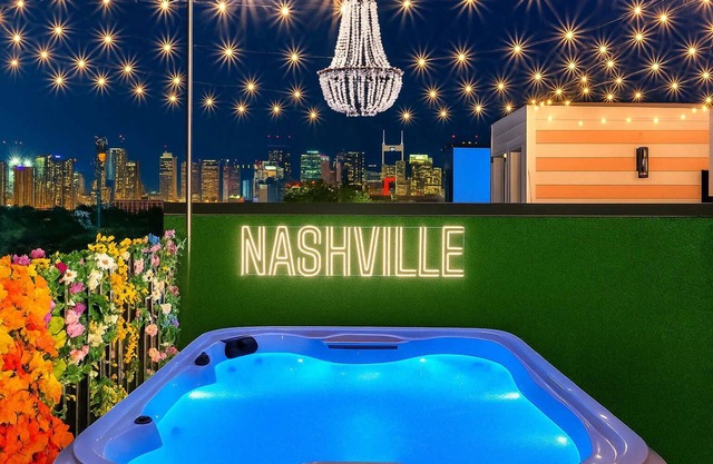 Lux Party! 21 beds! Rooftop Pool Table/Hot Tub!