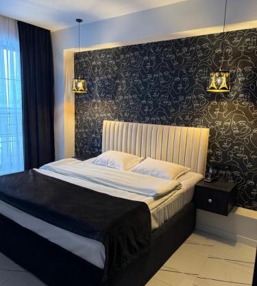 Lux Plaza Hotel EVN airport