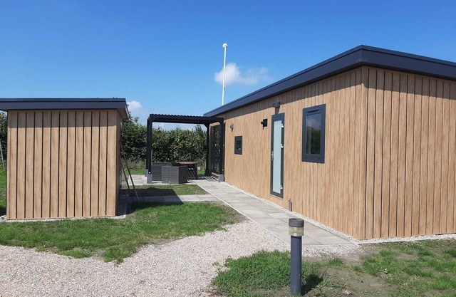Luxe chalet op minicamping in Waarde met sauna