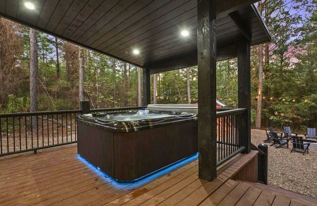 Luxe Side by Side Cabins w/Games, Sleeps 47