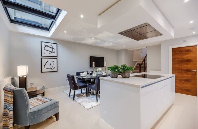 Luxurious 2 Bed Apt -Near Stamford Bridge Stadium