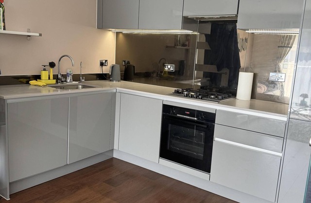 Luxurious 2 Bedroom Apartment in Reading