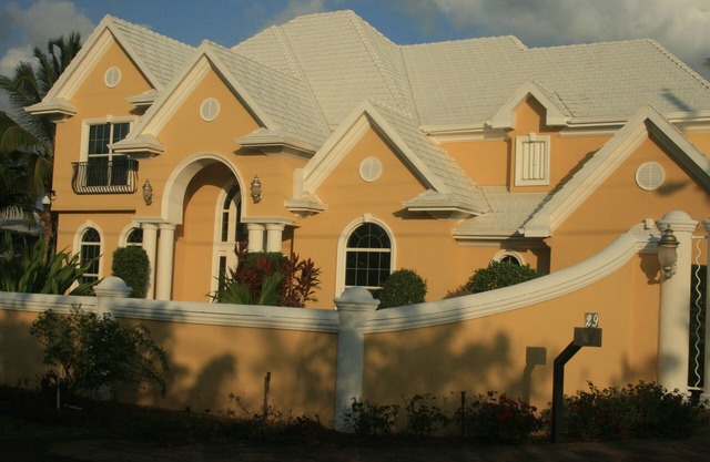 Luxurious 4BR Chateau-Pool, Family-Friendly, near Spotts Beach & Heart of Cayman