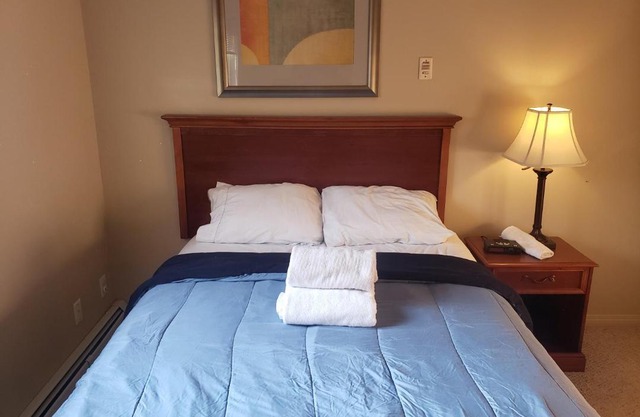 Luxurious Apartment with Wi-Fi, Private Bathroom and GYM Facilities