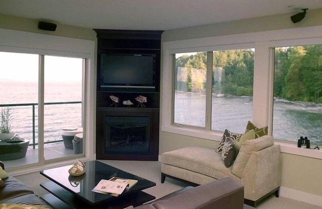 Luxurious Beachfront Condo - Ultimate Unobstructed Views