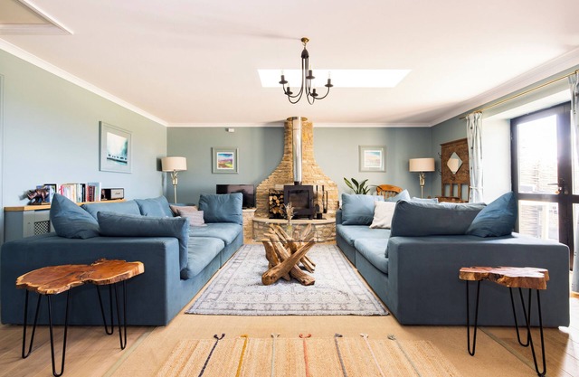 Luxurious Complex: 2 barns together edge of Frome