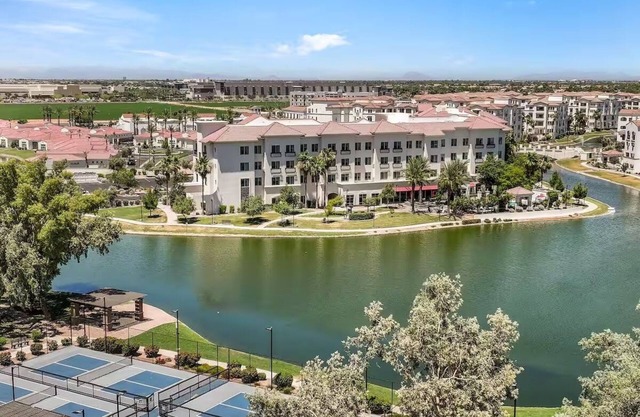 Luxurious Furnished and Upscale Condo for rental in Chandler,Arizona.
