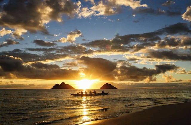 Luxurious Kailua Mansion 2 min from the Beach - 6000 square feet
