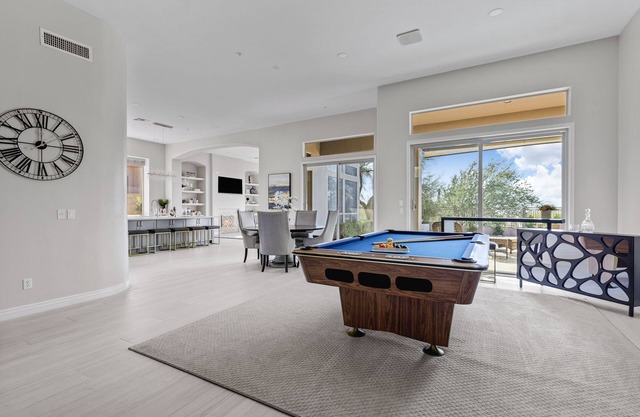 Luxurious Scottsdale rental w/heated pool and city views