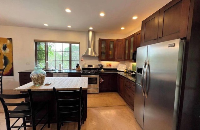 Luxurious, Serene Guest House Only 2 miles from Famed Santa Fe Plaza