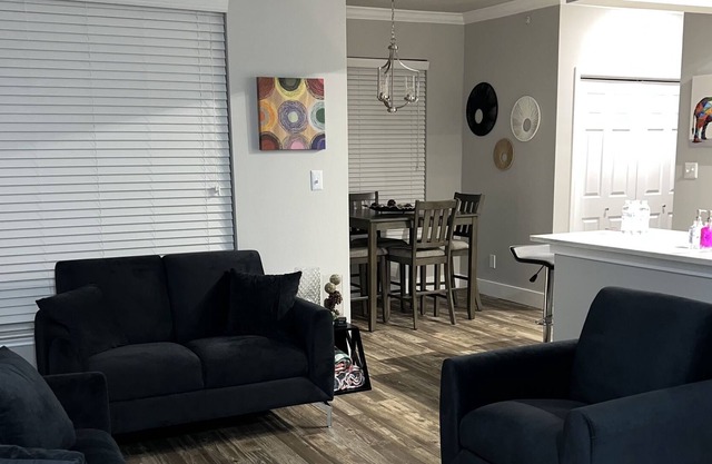 ✨Luxurious Stylish Spacious 2bdrm✨Near plenty shopping and mall