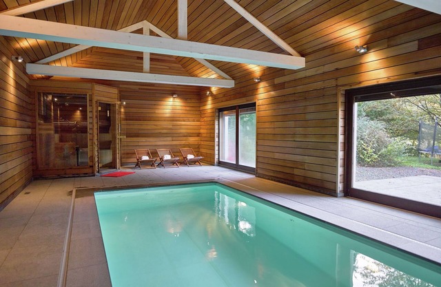 Luxurious villa in Stoumont with sauna