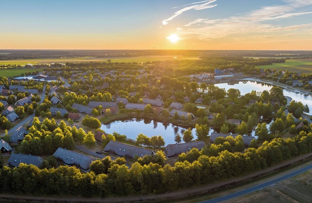 Luxury 12-person culinary farmhouse in the holiday park Hof van Saksen