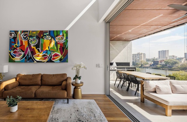 Luxury 2-Level Riverfront Penthouse - 3-Bed/4-Bed Options