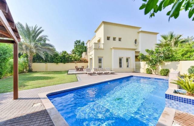 Luxury 4 Bed Villa | Private Pool | Lake View | Only 10 mins from Dubai Marina