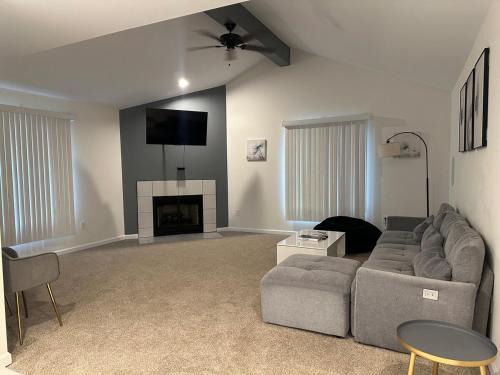 Luxury 4BR home In Sterling Heights near Detroit