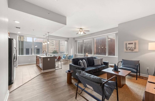 Luxury Apartment | Downtown | Free Parking