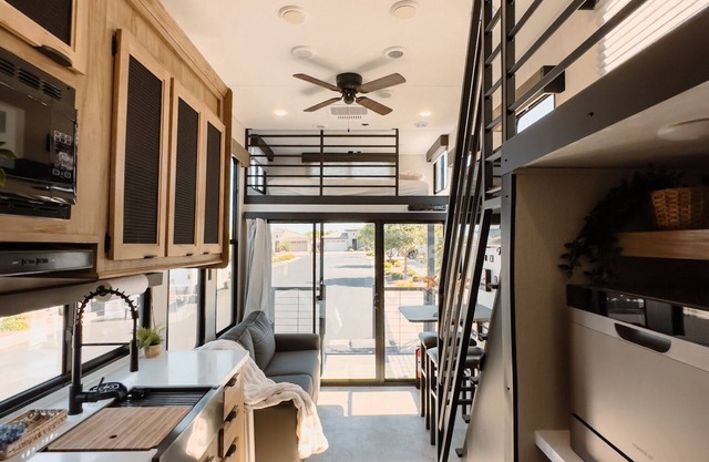 LUXURY Beachfront Camper at The Reef - Kids Loft, Patio-Free Wifi- 24H Security
