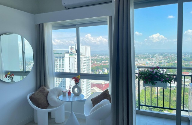 Luxury Condo in the Center With Motorbike Included
