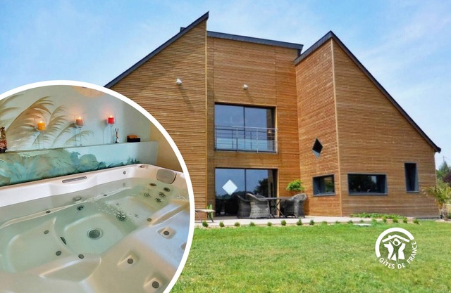 Luxury cottage with spa and private fishing pond