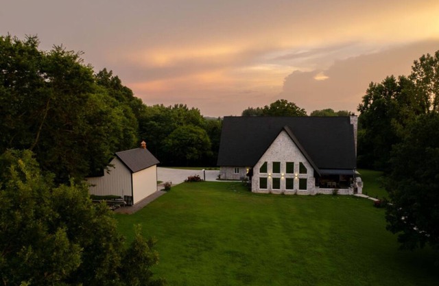Luxury estate on 10 Acres