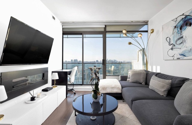 Luxury Executive Condo Yorkville