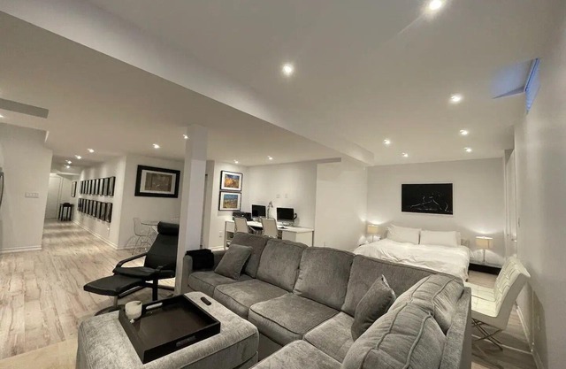 Luxury Executive Studio in prestigious Glen Abbey Oakville