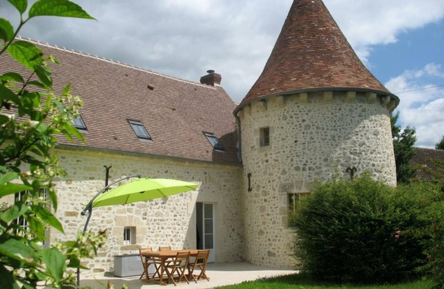 Luxury Farmhouse with EV Charging, Near Paris, 6 Bedrooms, Sleeps 13