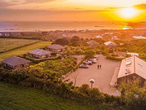 Luxury Glampsite with Sea Views