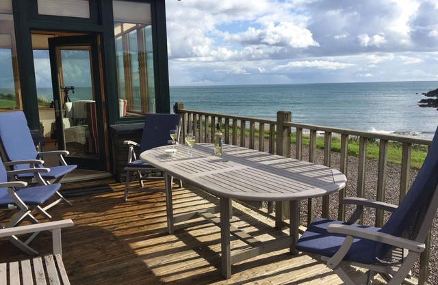Luxury Holiday Cottage by a secluded beach near Ballycotton