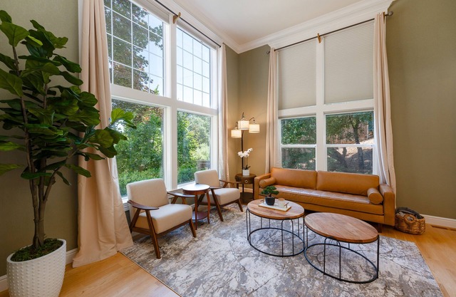 Luxury Home walking distance to Downtown