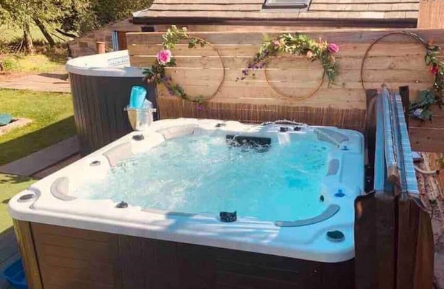 Luxury in Yorkshire, hot tub, cannon hall, YSP