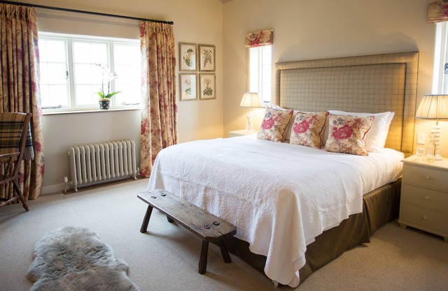 Luxury King Ensuite Coulston at The Three Daggers