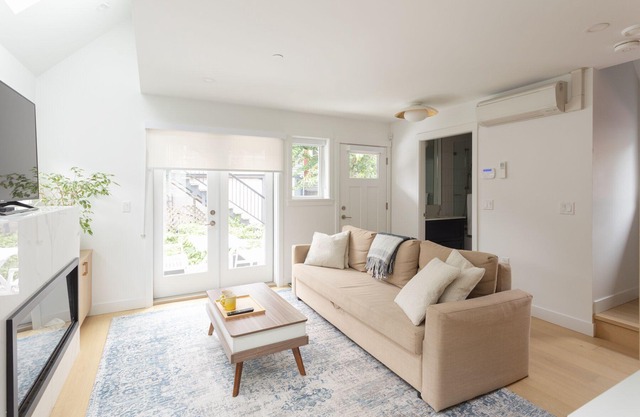 Luxury Laneway House near VGH, Children's Hospital and Downtown