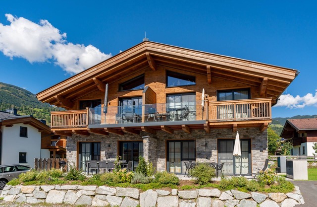 Luxury lodge with sauna and private terrace