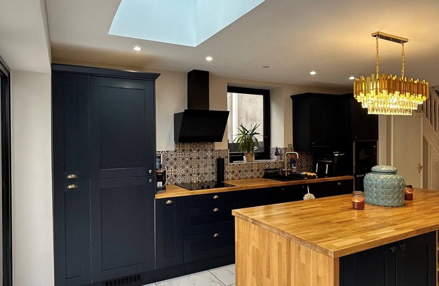 Luxury Long-stay House in Central Cardiff with Hot Tub