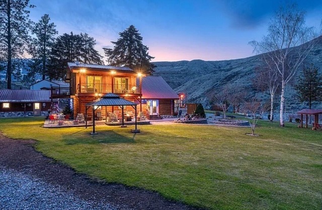 Luxury Methow River Retreat