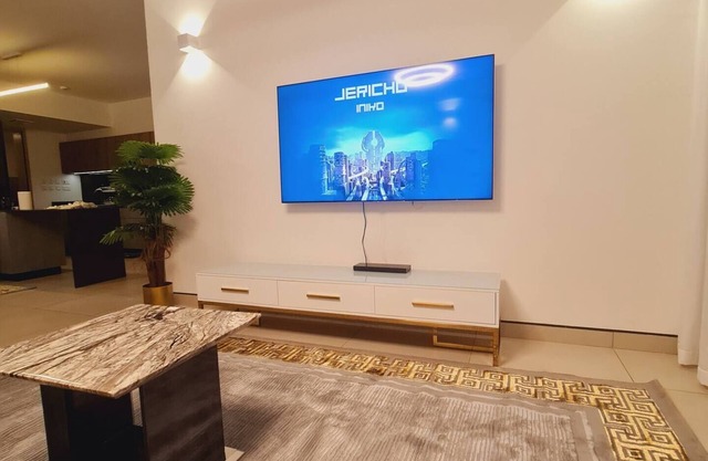 Luxury Modern 3bdr with a pool and gym