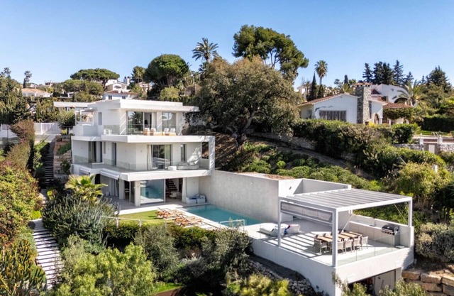 Luxury New Villa ALMA- 5BDR, Pool, Garden, Parkin