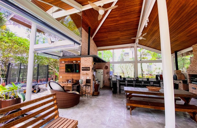 Luxury Property with Jacuzzi for 12 People!
