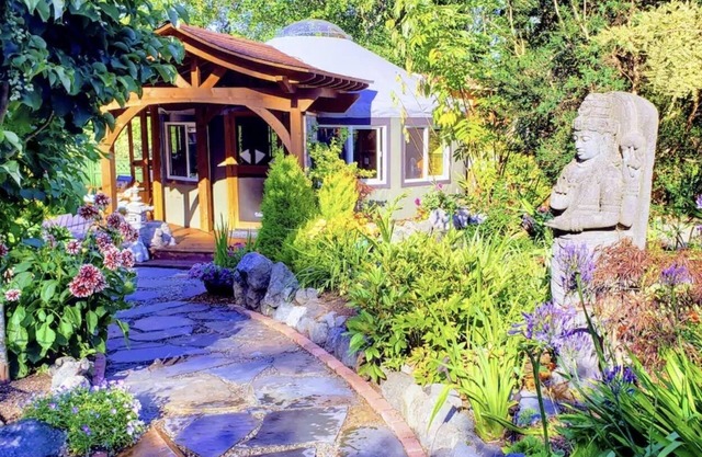 Luxury Retreat Yurt at Brigadoon