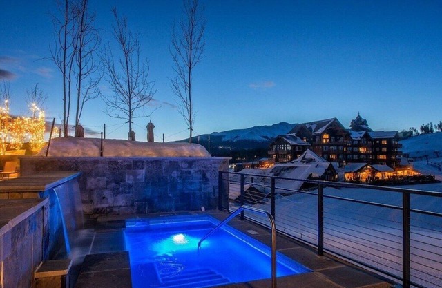 Luxury Ski-In/Out Resort - Heated Pools - Heated Garage - Walk to the Lifts!