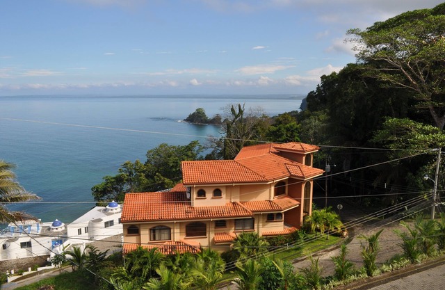 Luxury Spectacular views Infinity Pool Sleeps 9 Private Playa Blanca Costa Rica