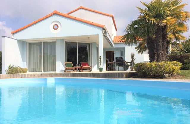 Luxury villa in ' Les Jardins du Château d'Olonne ' close to the sea